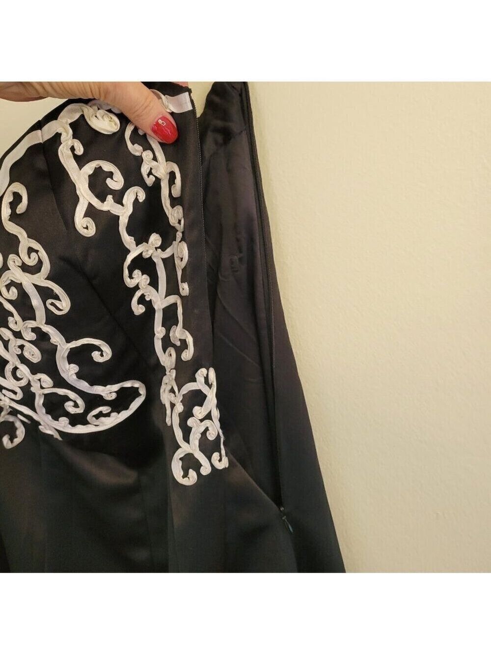 White House Black Market Black Strapless Dress Ribbon Detail Women's Size 0 - Picture 5 of 10